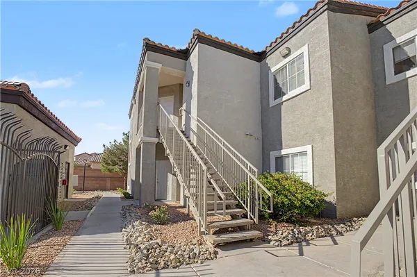 $1,650 | 6160 Rumrill Street, Unit 213, Las Vegas, NV 89113