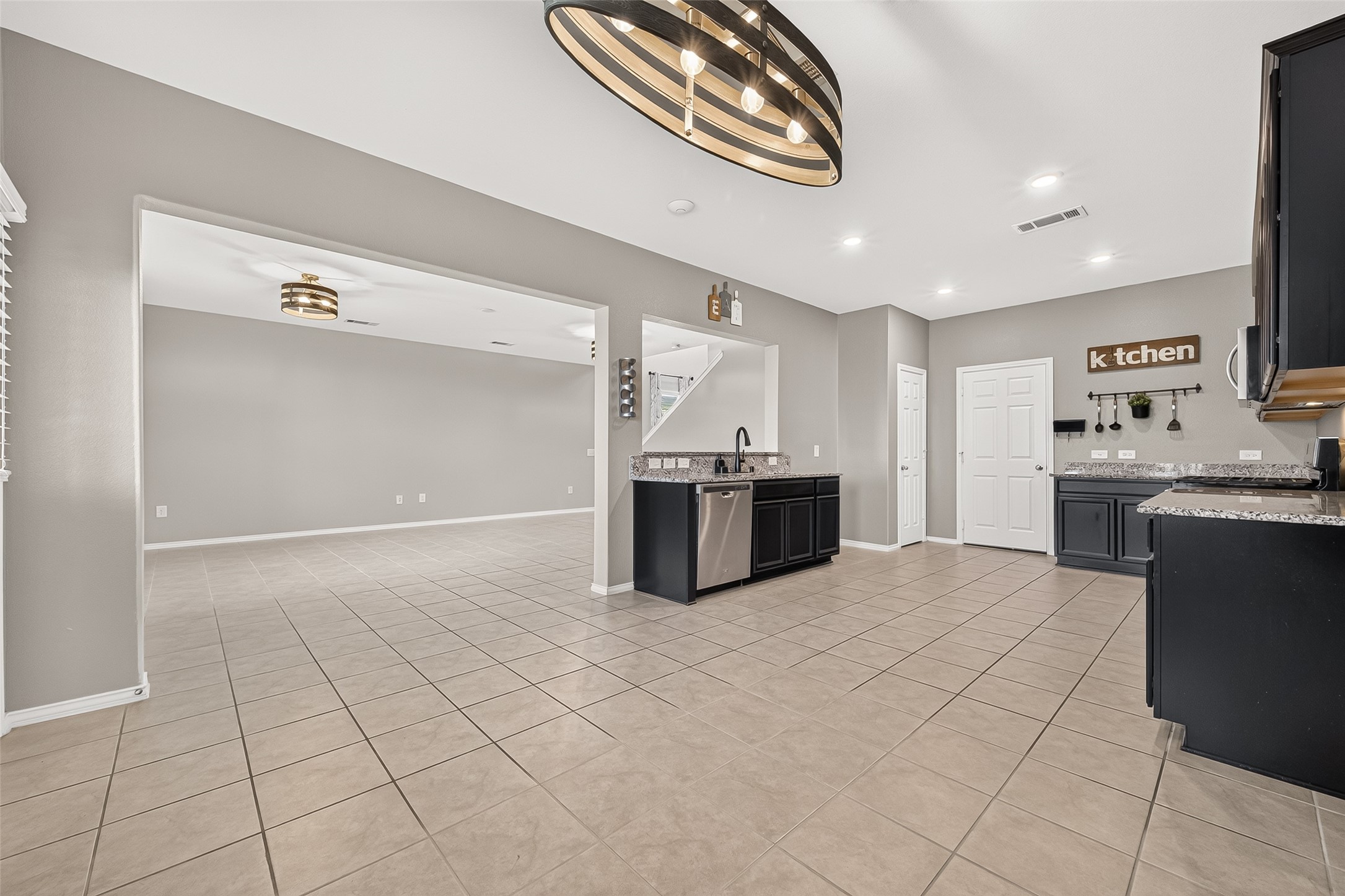 5911 Waggoner Ranch Trail Katy, TX 77493 - Photo 9 of 34 Gallery Image 9