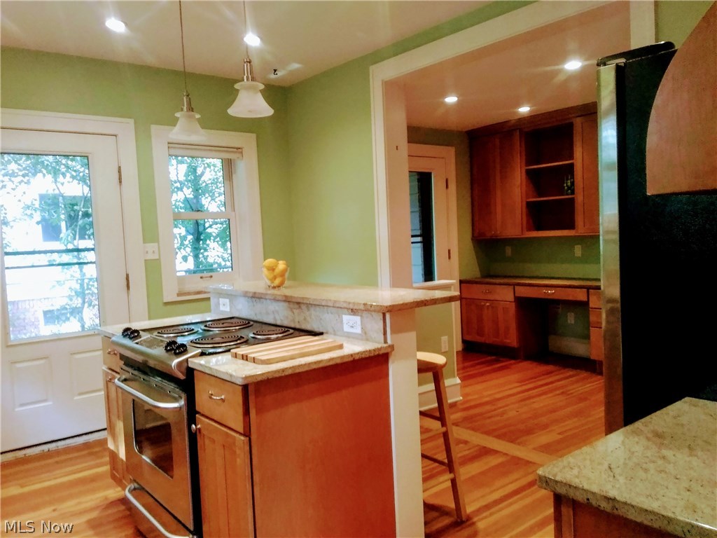 2584 Lee Road Cleveland, OH 44118 - Photo 16 of 35
