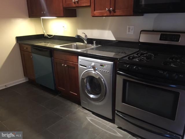 3105 Naylor Road Southeast, Unit 103 Washington, DC 20020 - Photo 2 of 18 Kitchen