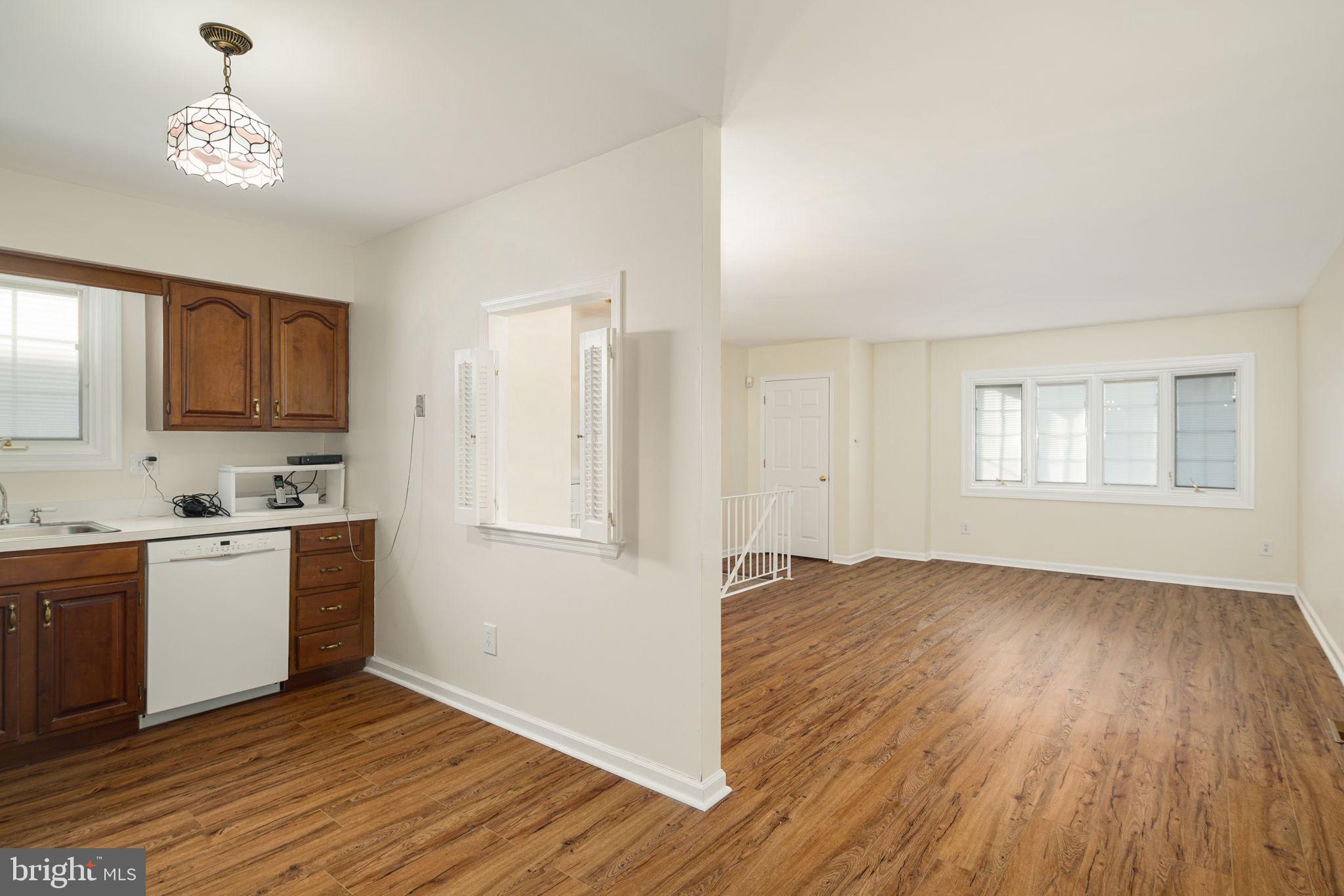 1727 Ripley Street Philadelphia, PA 19111 - Photo 8 of 24 Bay window