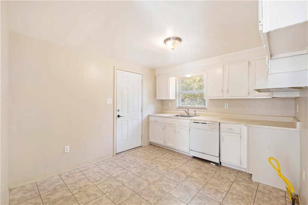855 Hamil Road Verona, PA 15147 - Photo 11 of 25 Gallery Image 11