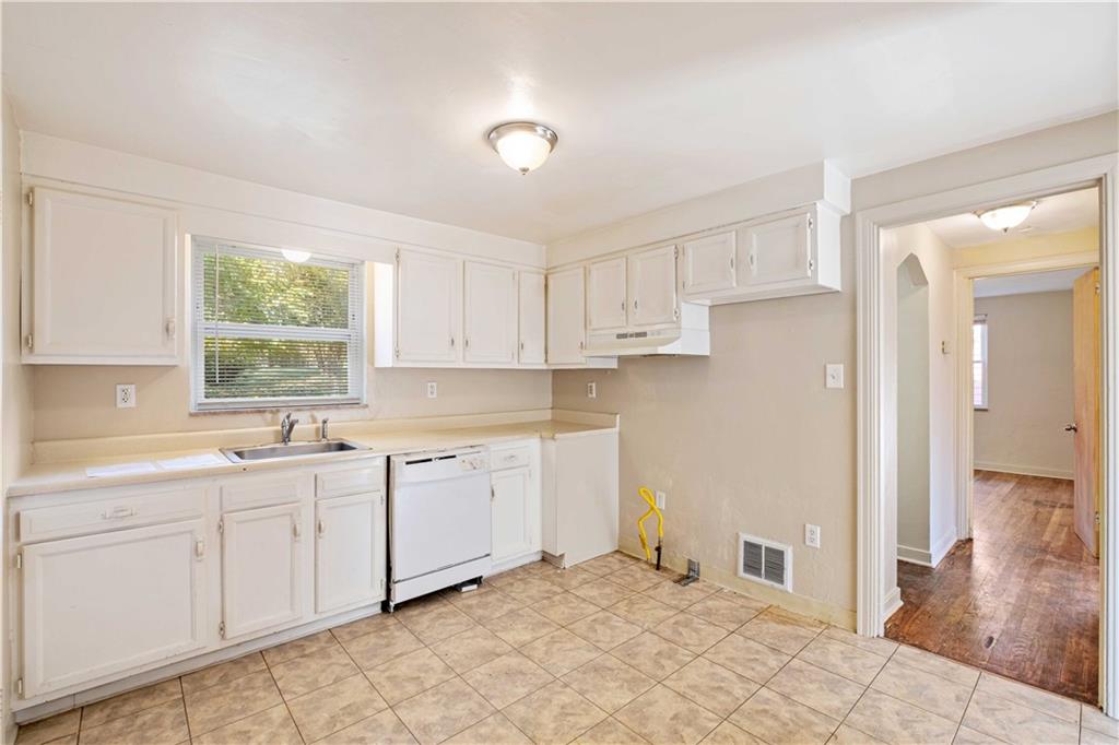 855 Hamil Road Verona, PA 15147 - Photo 12 of 25 Gallery Image 12