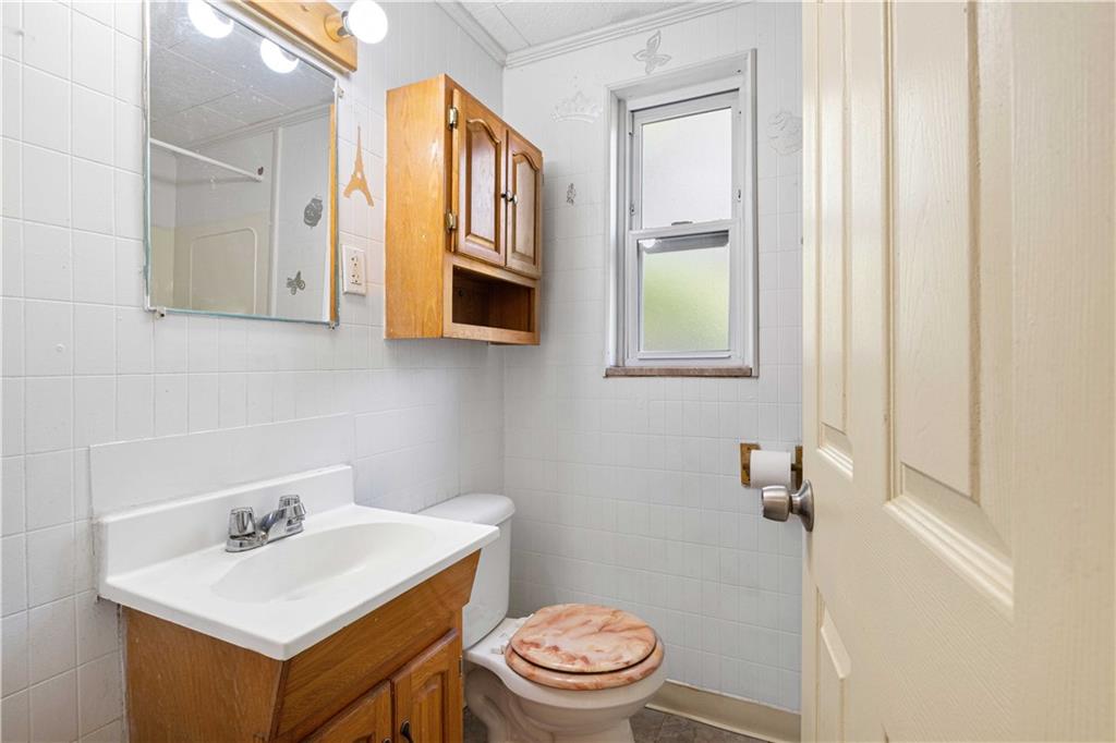 855 Hamil Road Verona, PA 15147 - Photo 14 of 25 Gallery Image 14