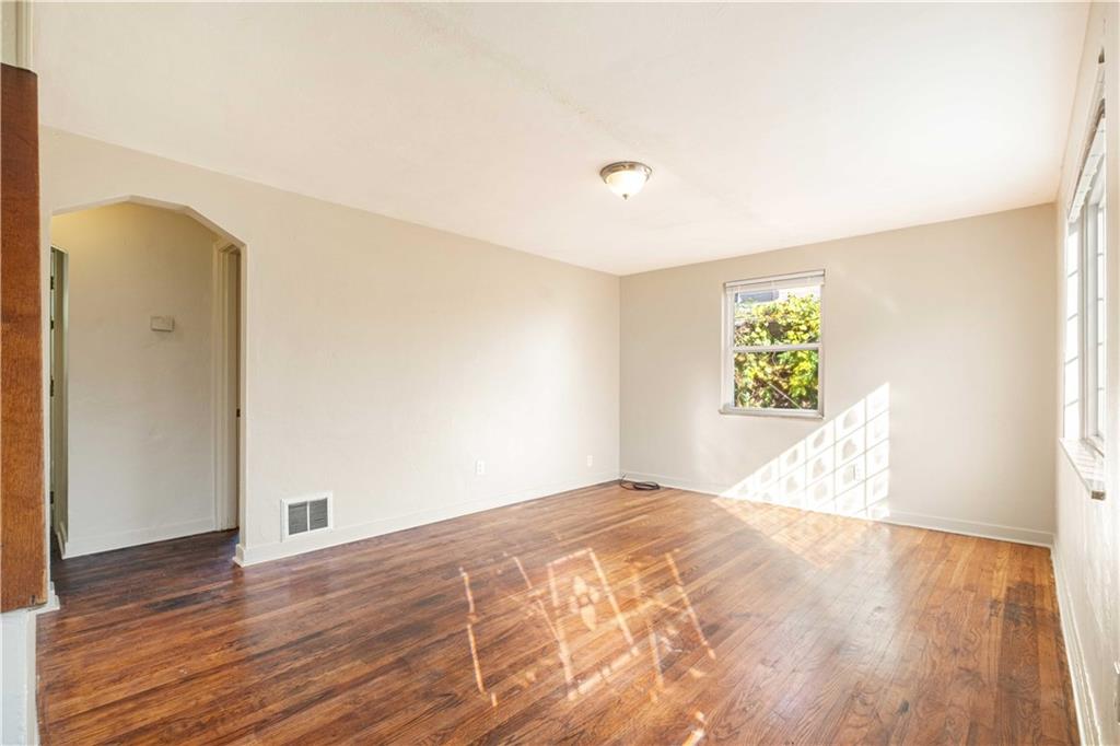 855 Hamil Road Verona, PA 15147 - Photo 4 of 25 Gallery Image 4