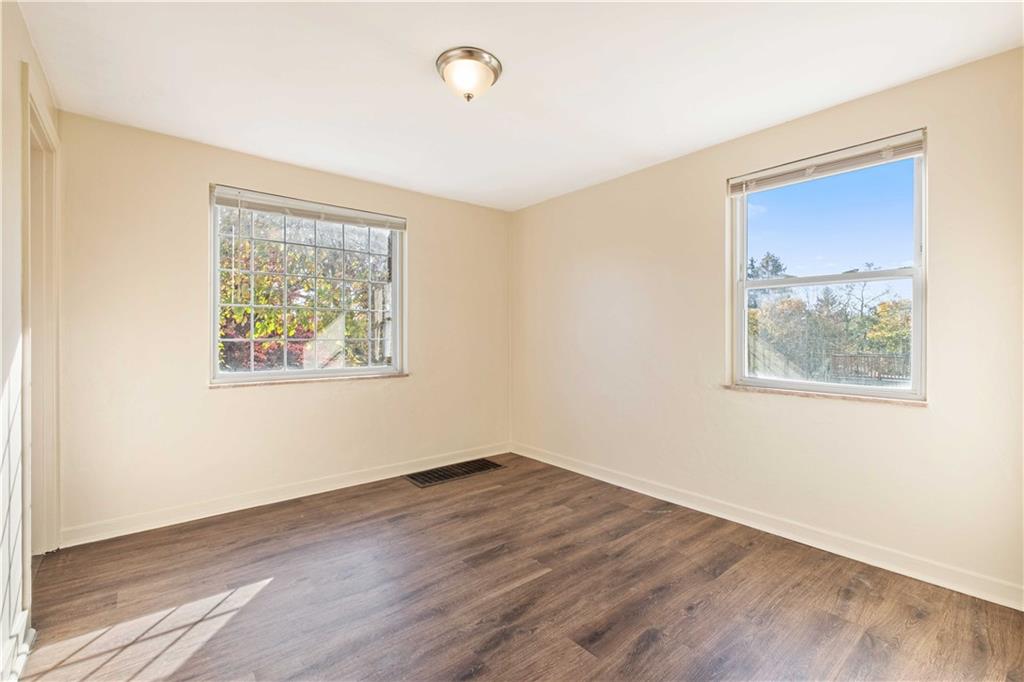 855 Hamil Road Verona, PA 15147 - Photo 8 of 25 Gallery Image 8