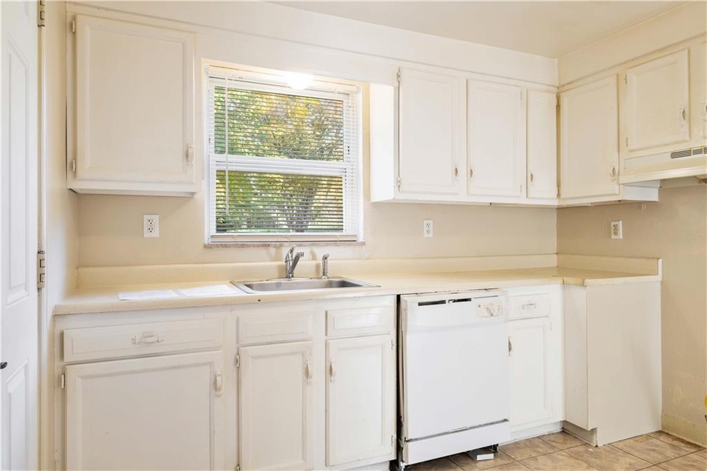 855 Hamil Road Verona, PA 15147 - Photo 10 of 25 Gallery Image 10
