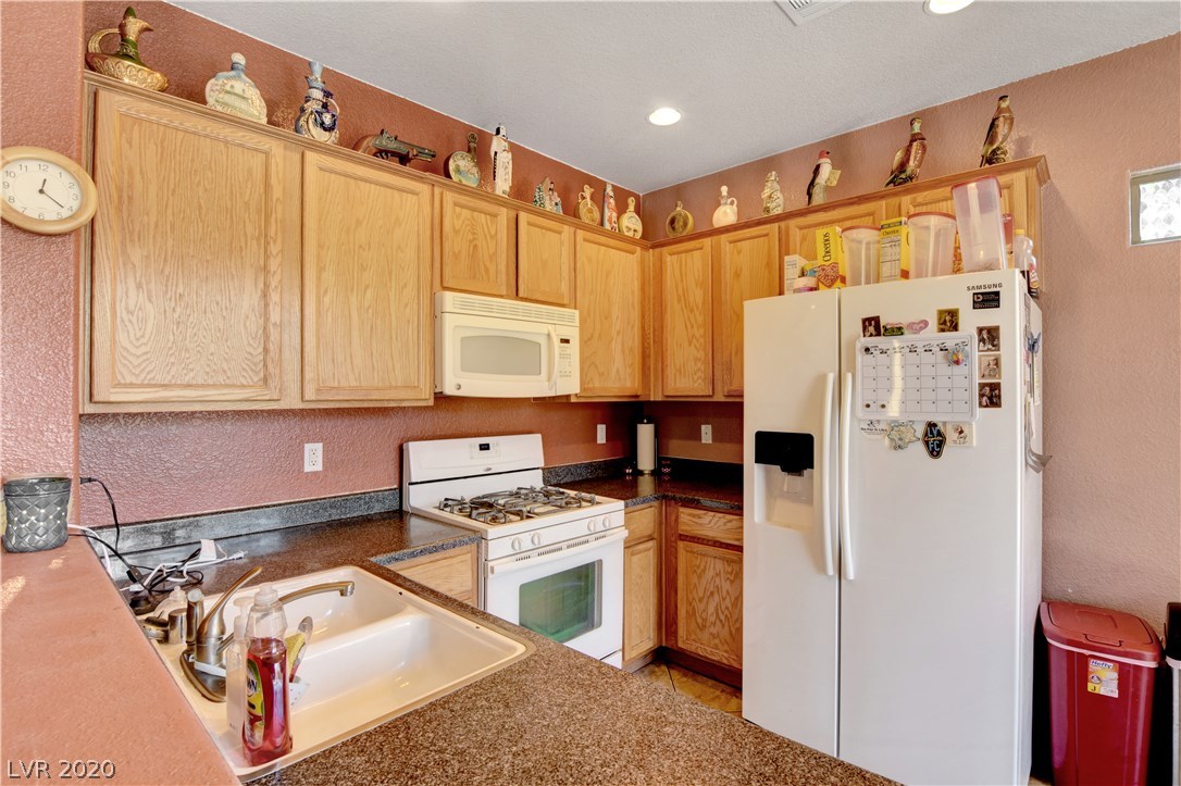 8297 Harvest Spring Place Las Vegas, NV 89143 - Photo 9 of 38