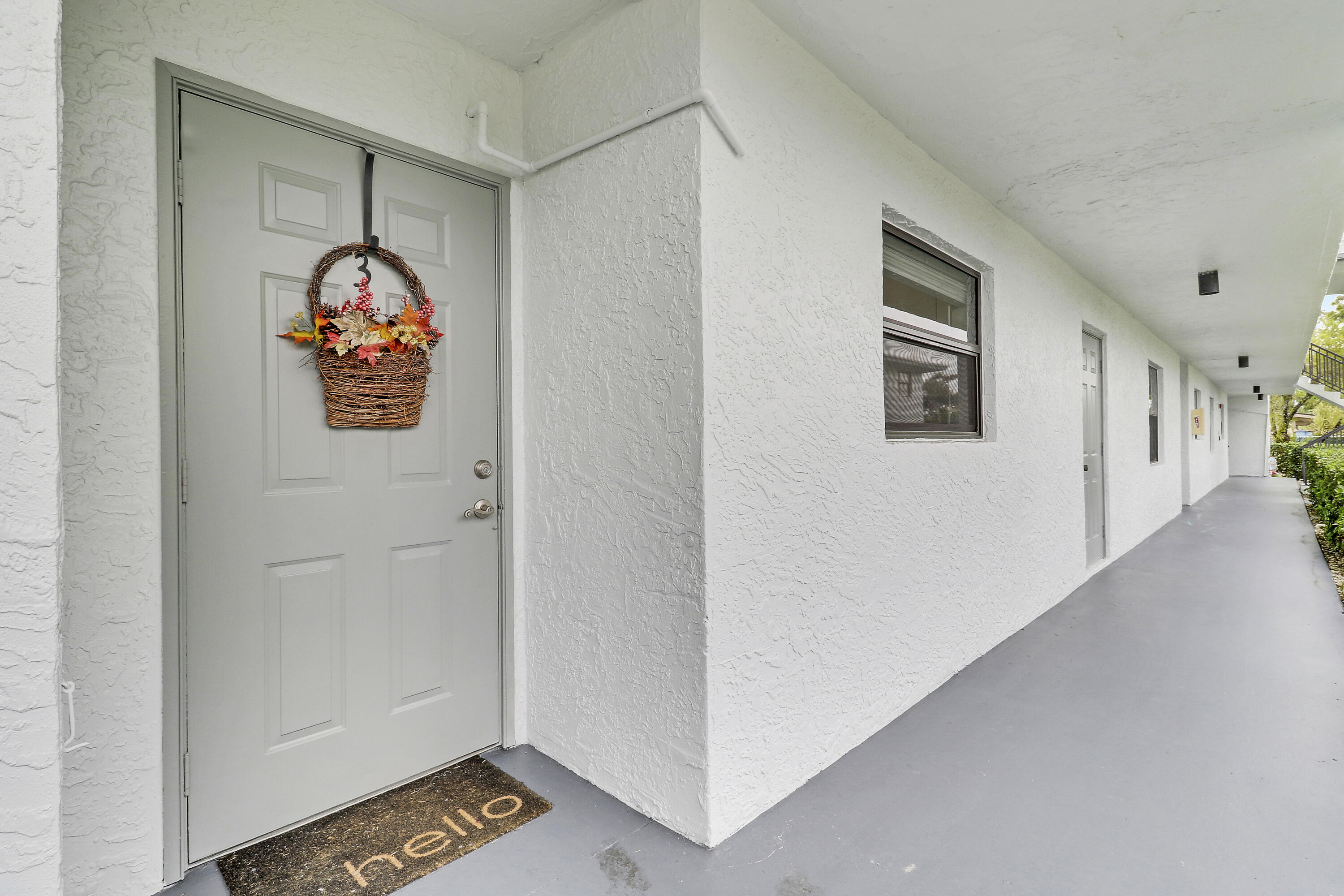 1200 Southeast Parkview Place, Unit F3 Stuart, FL 34994 - Photo 2 of 32 Declutter-29