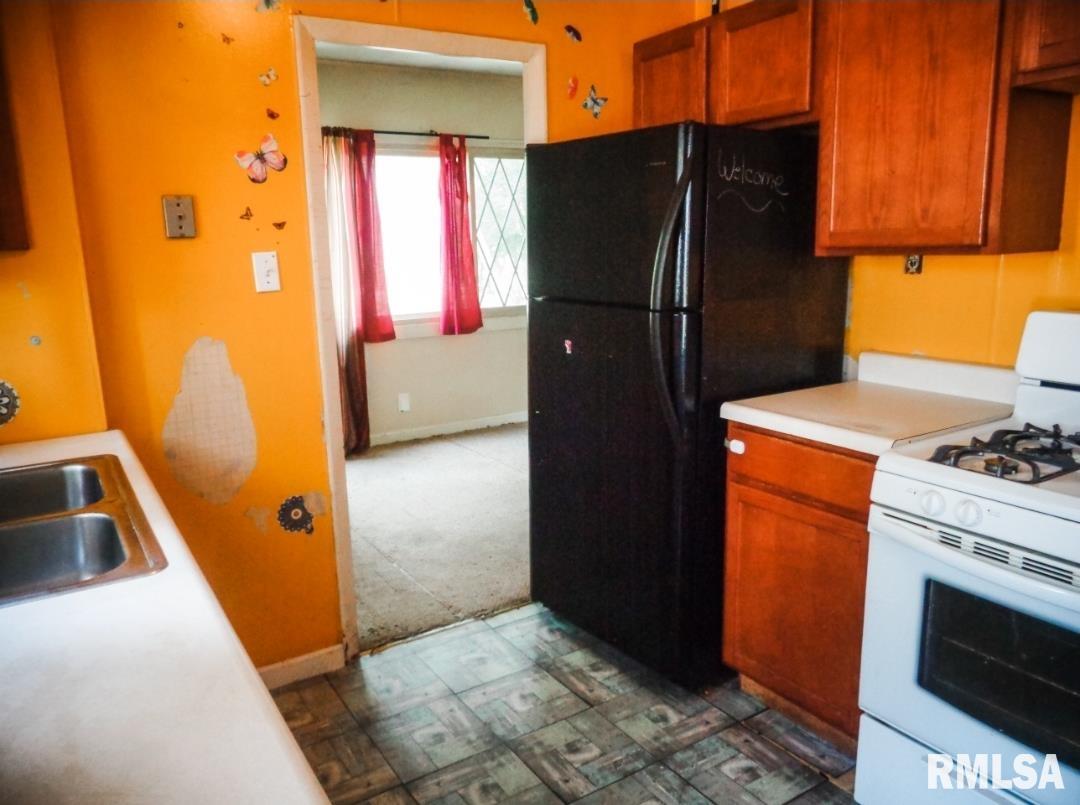 215 Kaskaskia Road Marquette Heights, IL 61554 - Photo 7 of 28 Gallery Image 7
