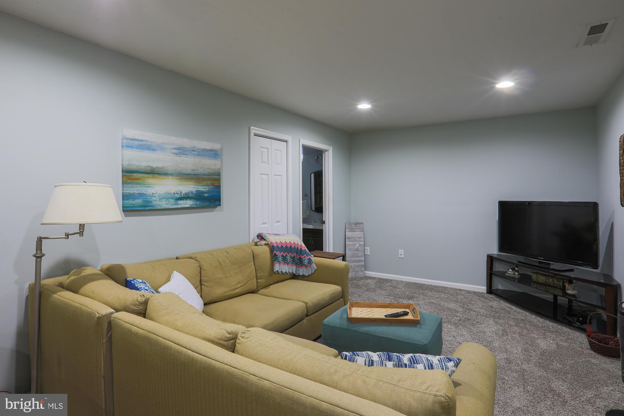 9534 Hallhurst Road Nottingham, MD 21236 - Photo 19 of 40 Gallery Image 19