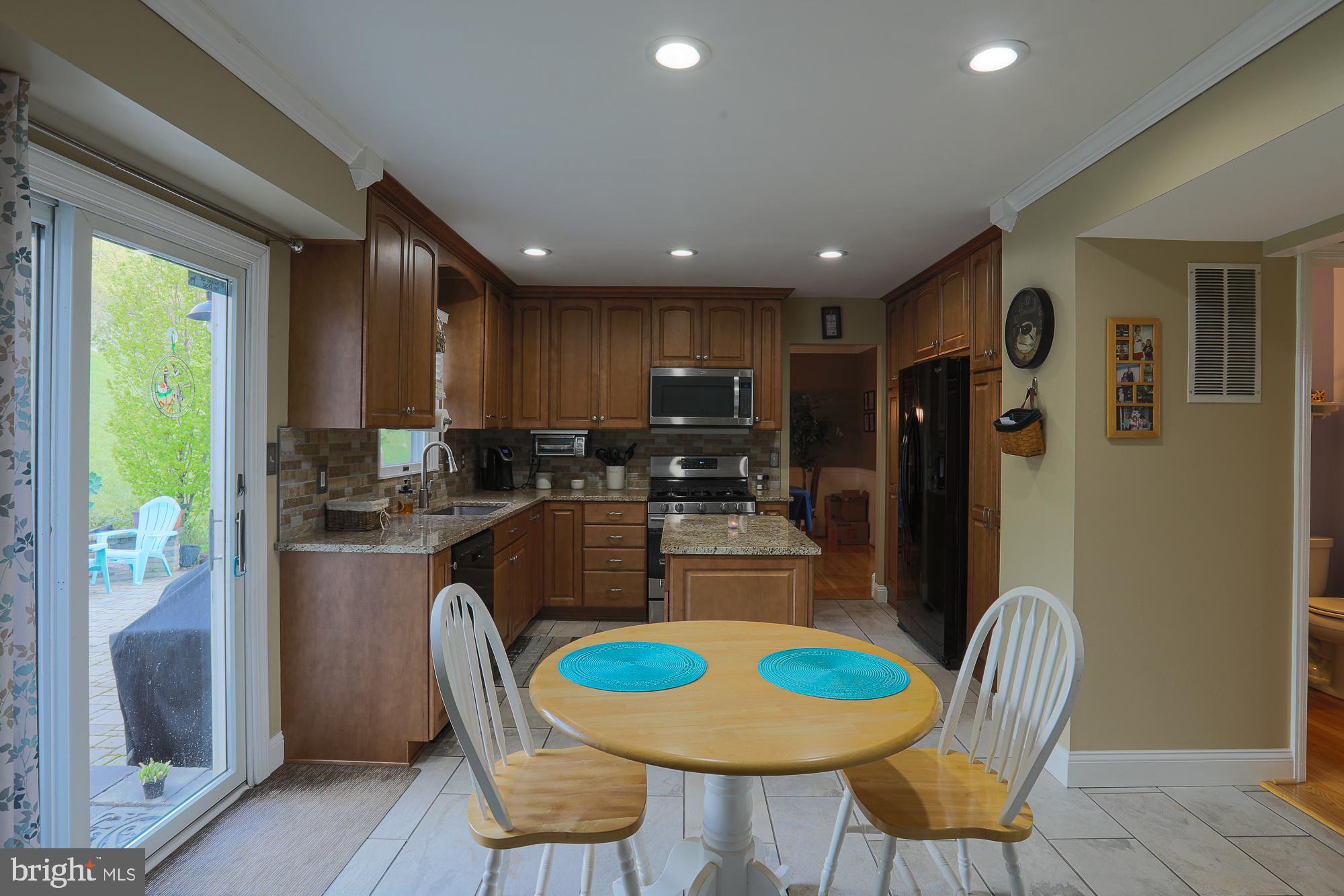 9534 Hallhurst Road Nottingham, MD 21236 - Photo 10 of 40 Gallery Image 10