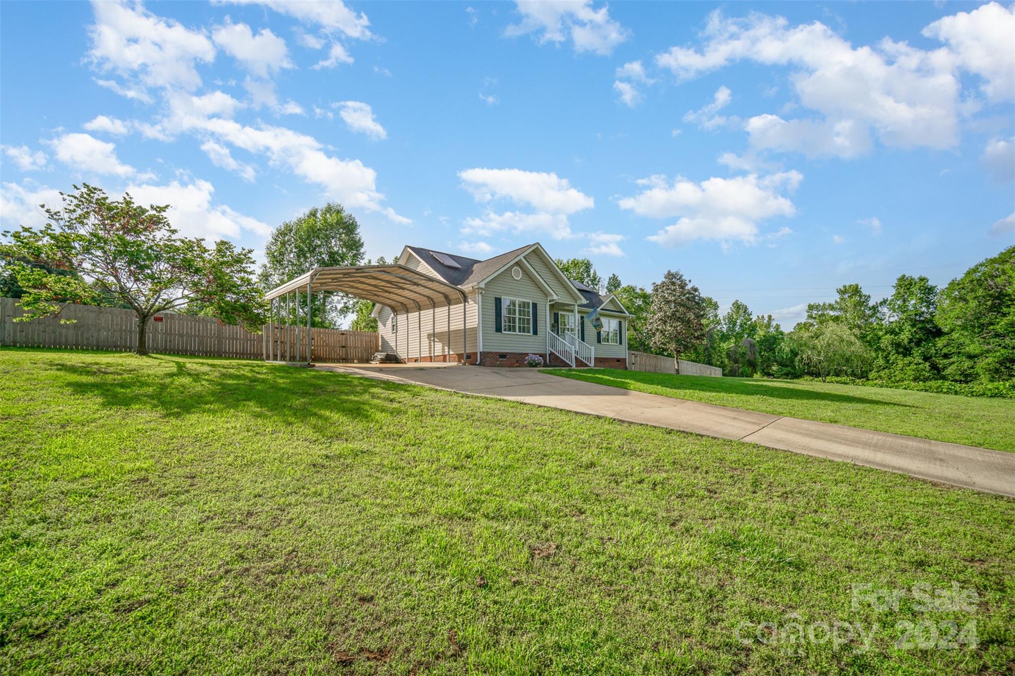 1607 Thrush Way Clover, SC 29710 - Photo 3 of 32 Gallery Image 3
