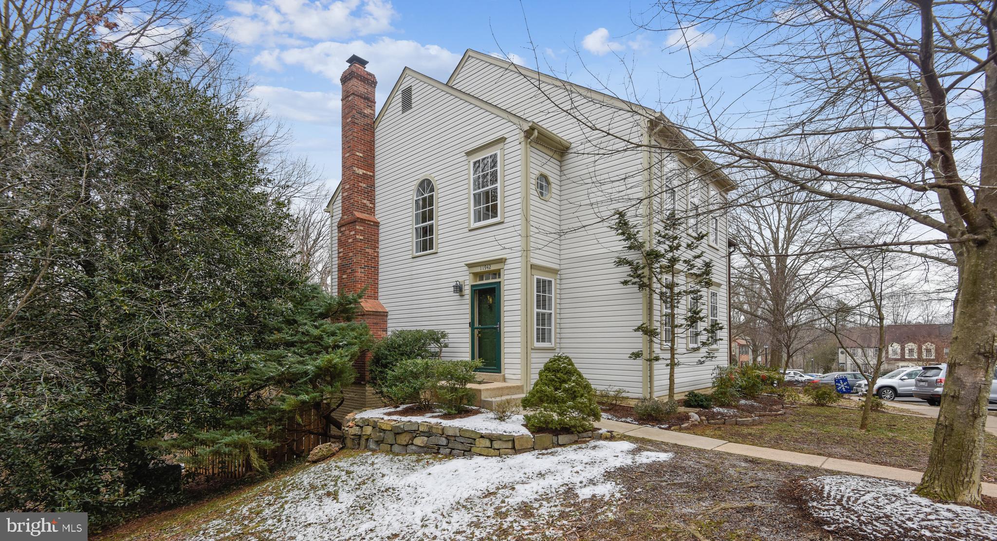 11942 Sentinel Point Court Reston, VA 20191 - Photo 2 of 42