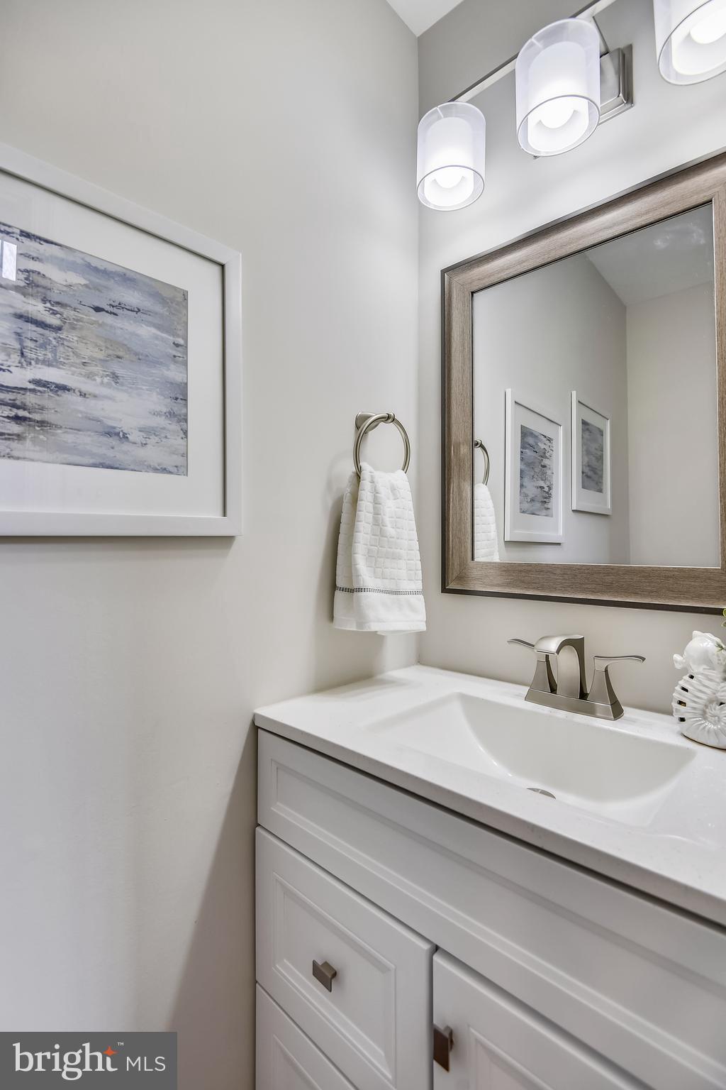 11942 Sentinel Point Court Reston, VA 20191 - Photo 12 of 42 Main Level Powder Room