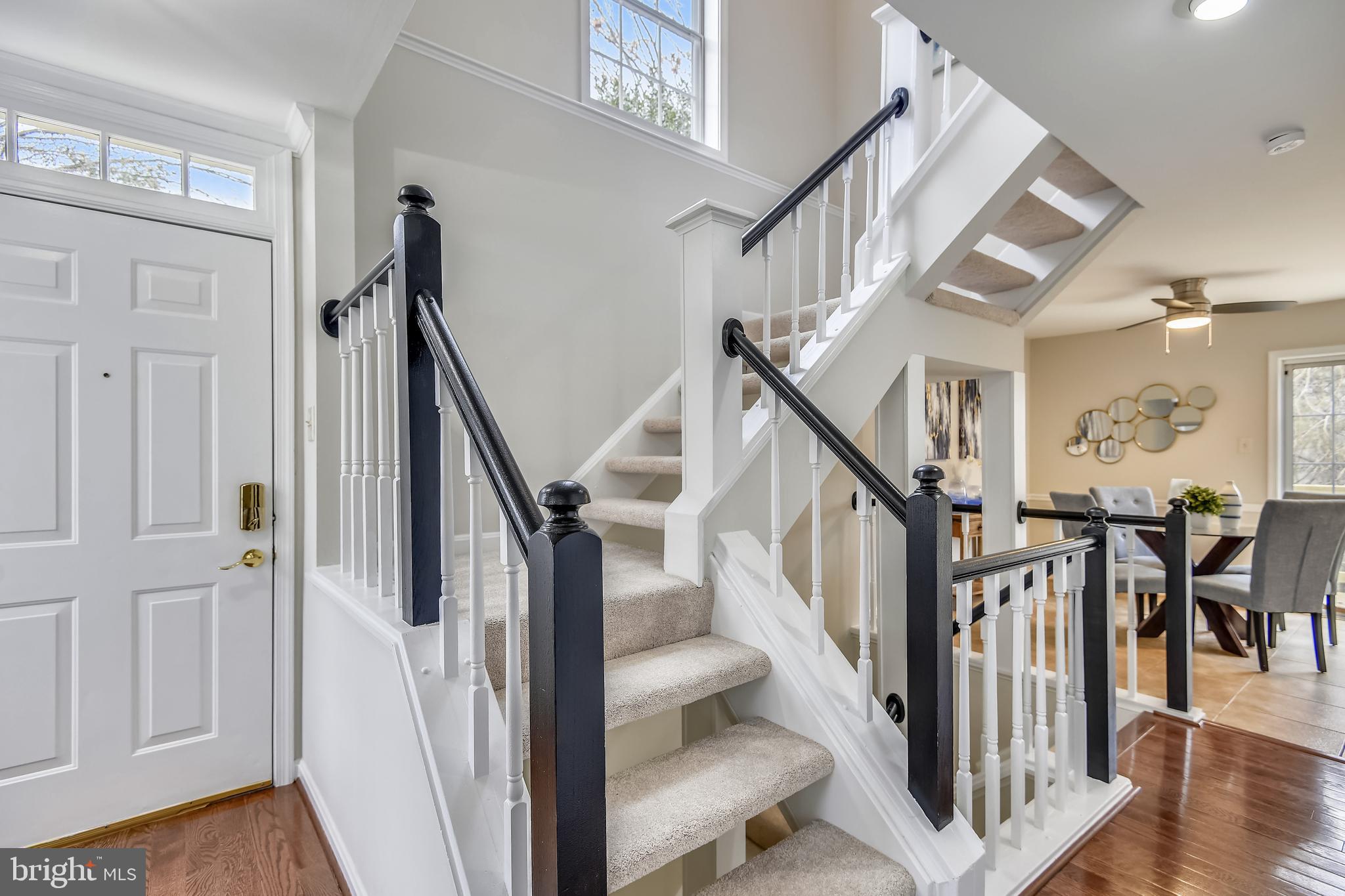 11942 Sentinel Point Court Reston, VA 20191 - Photo 3 of 42 Entry