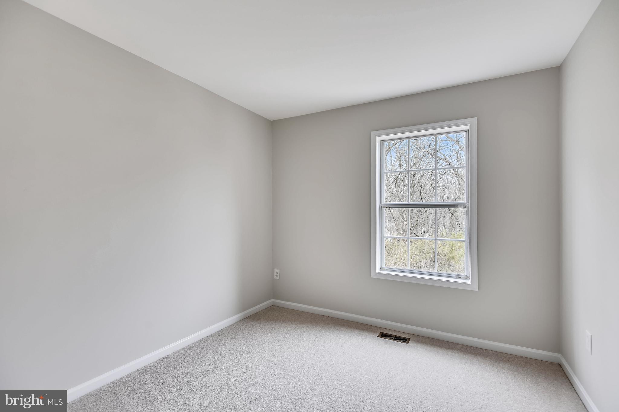 11942 Sentinel Point Court Reston, VA 20191 - Photo 23 of 42 Bedroom 3