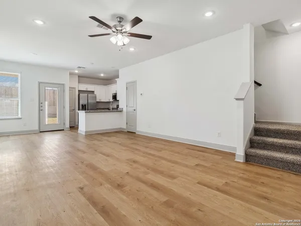 $1,800 | 10207 Tulipwood Run, Unit 102, San Antonio, TX 78252