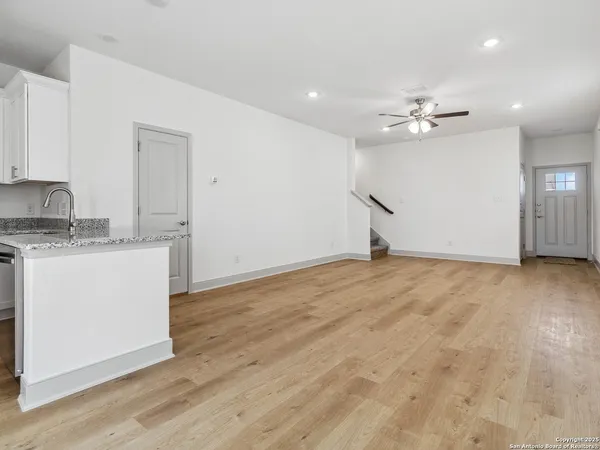 $1,800 | 10207 Tulipwood Run, Unit 102, San Antonio, TX 78252