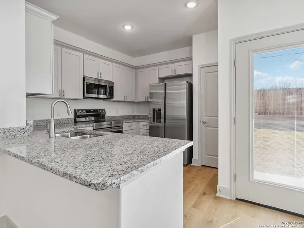 $1,800 | 10207 Tulipwood Run, Unit 102, San Antonio, TX 78252