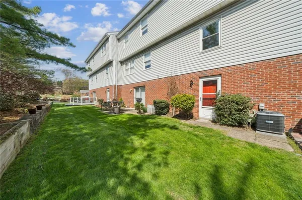 $209,900 | 127 Parliament Place, Pittsburgh, PA 15236