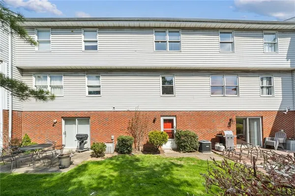 $209,900 | 127 Parliament Place, Pittsburgh, PA 15236