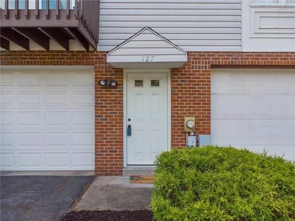 $209,900 | 127 Parliament Place, Pittsburgh, PA 15236