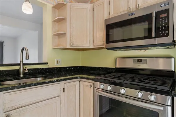$209,900 | 127 Parliament Place, Pittsburgh, PA 15236