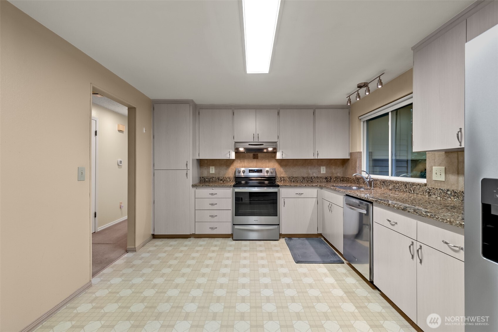 2207 Bremerton Avenue Northeast Renton, WA 98059 - Photo 8 of 40
