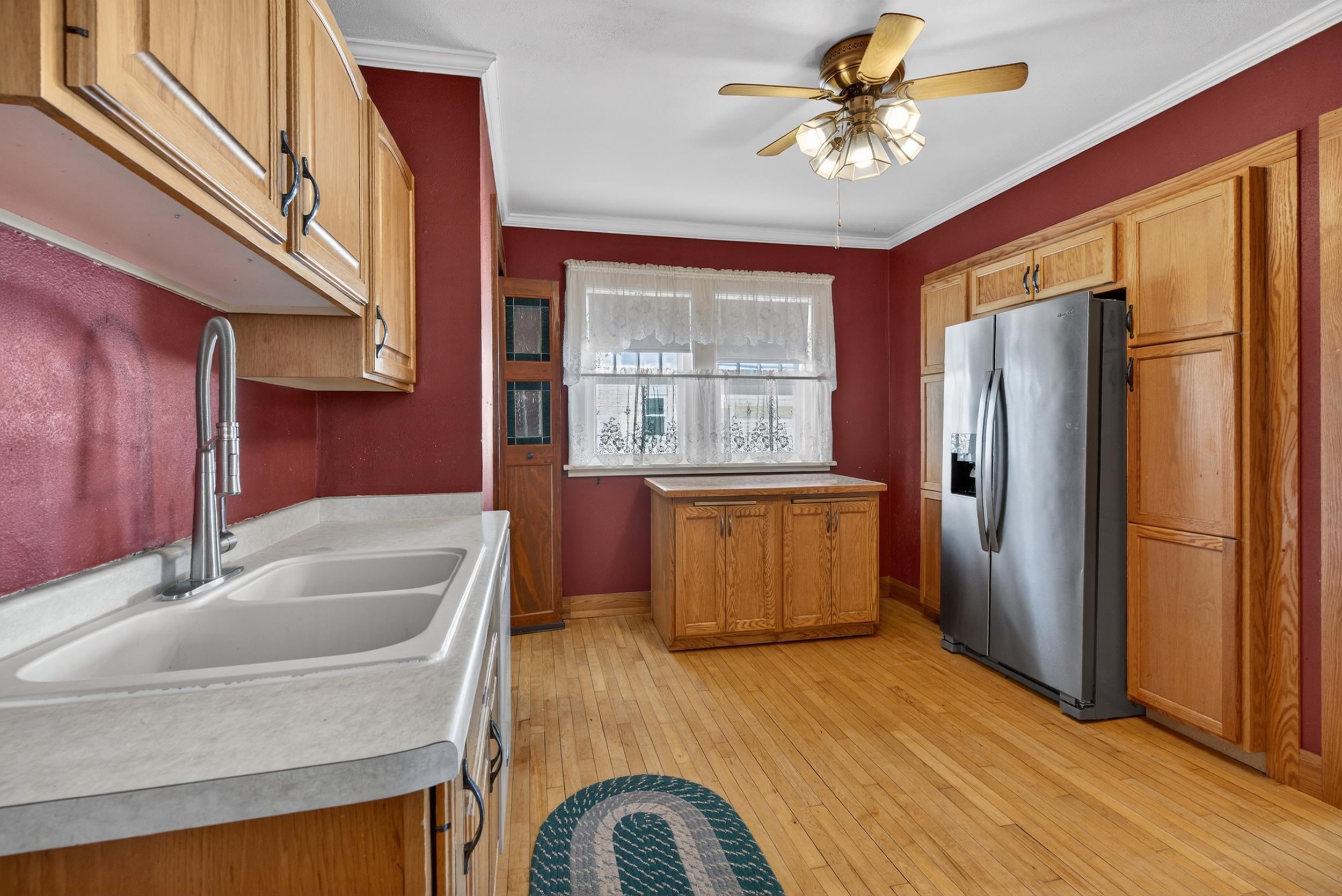 825 Metomen Street Ripon, WI 54971 - Photo 3 of 34