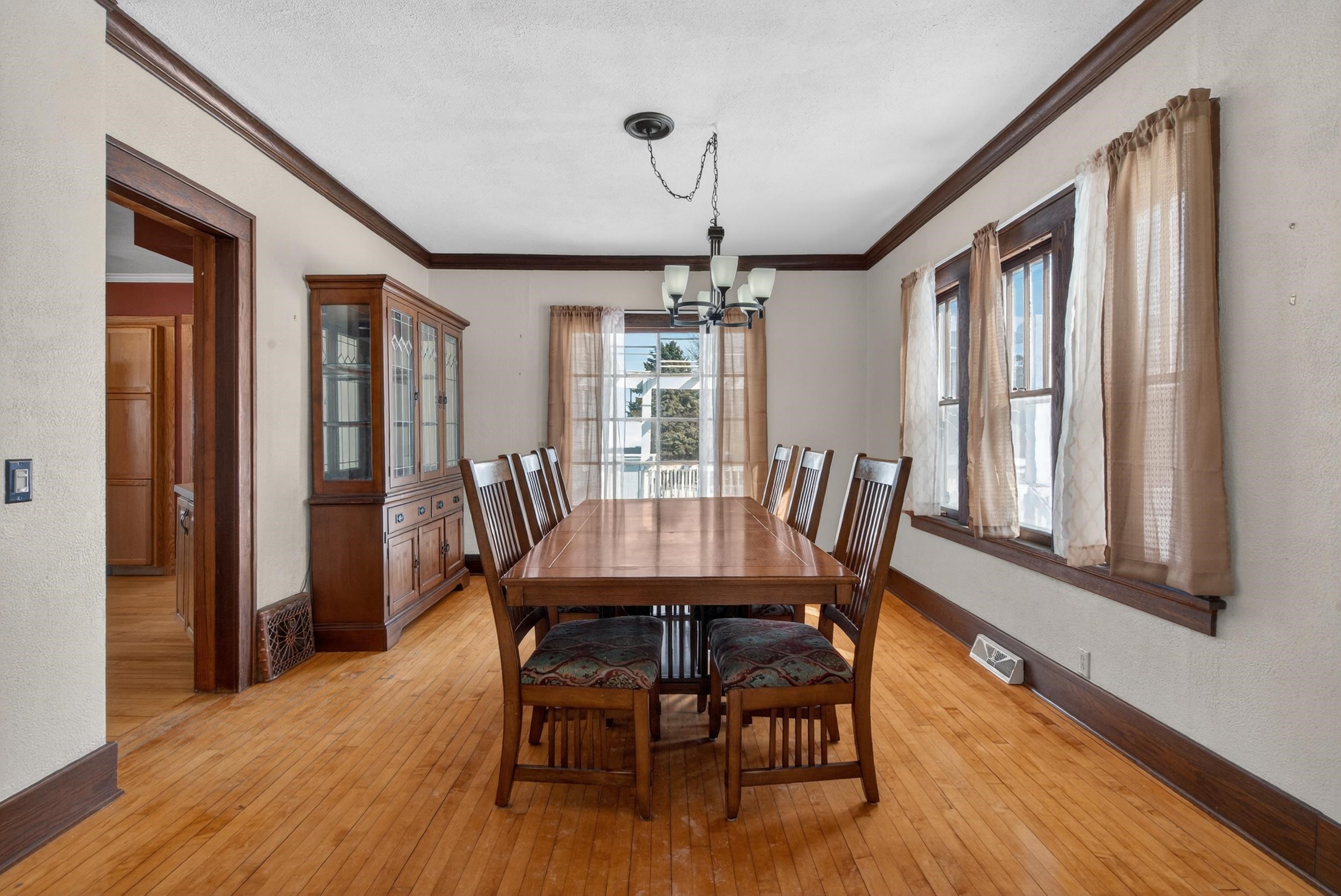 825 Metomen Street Ripon, WI 54971 - Photo 4 of 34