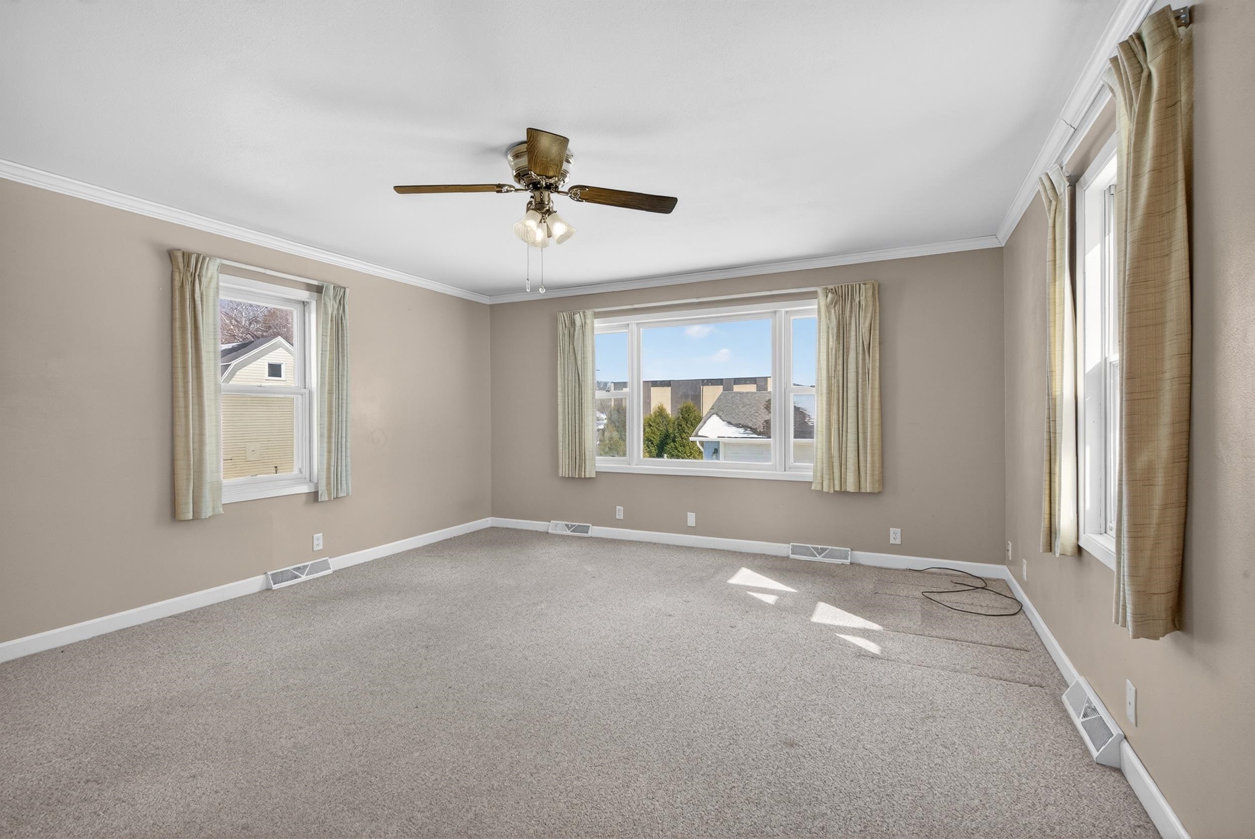 825 Metomen Street Ripon, WI 54971 - Photo 7 of 34