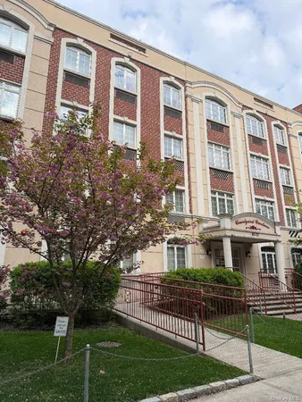 $630,000 | 85-15 120th Street, Unit 3F | Kew Gardens