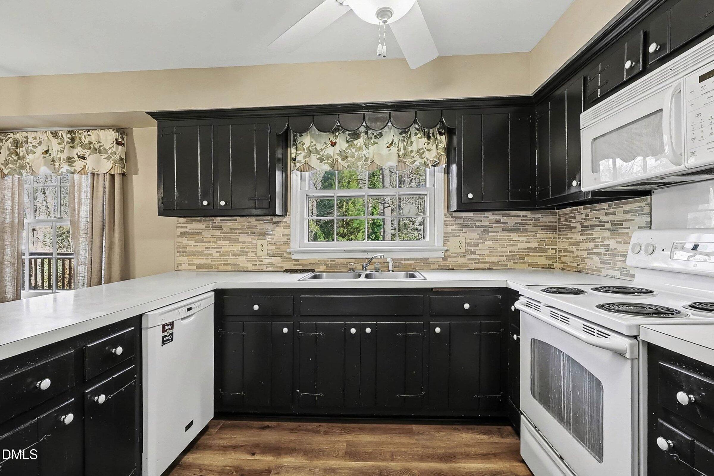 3704 Pembrook Place Raleigh, NC 27612 - Photo 16 of 61 015_kv0a6407_236