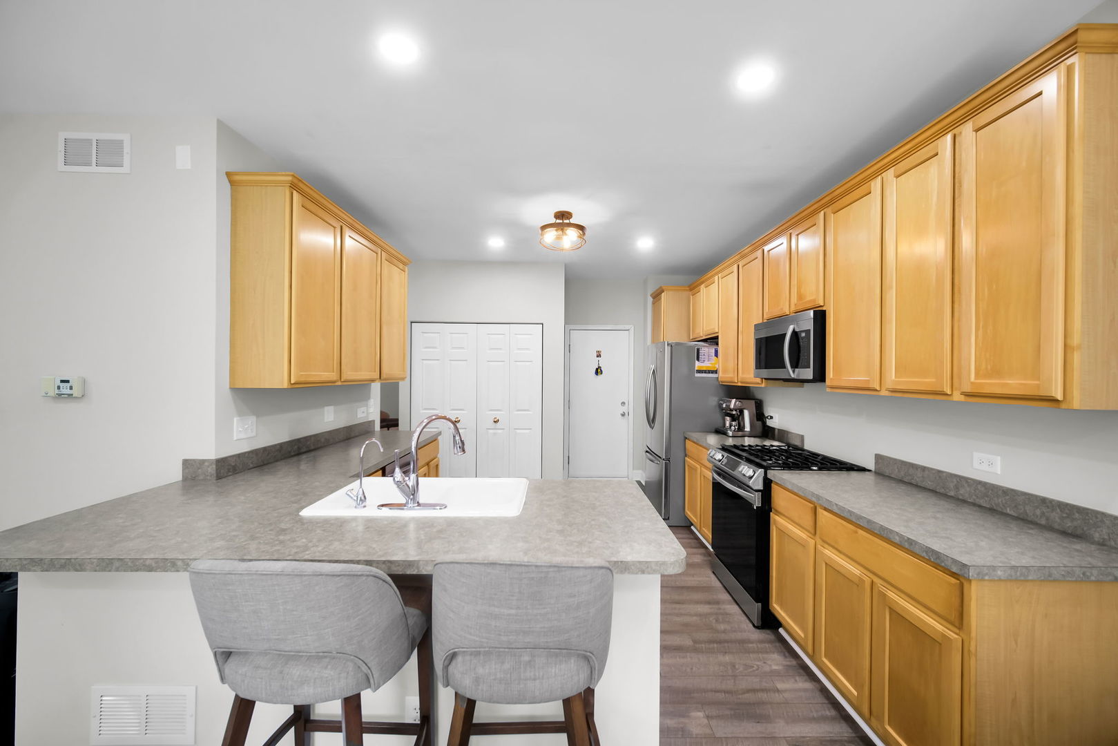 2451 Stonegate Road Algonquin, IL 60102 - Photo 10 of 31 Gallery Image 10