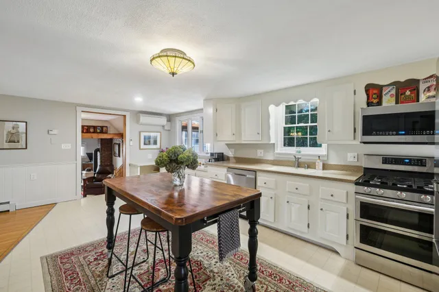 $825,000 | 24 County Road, York, ME 03902