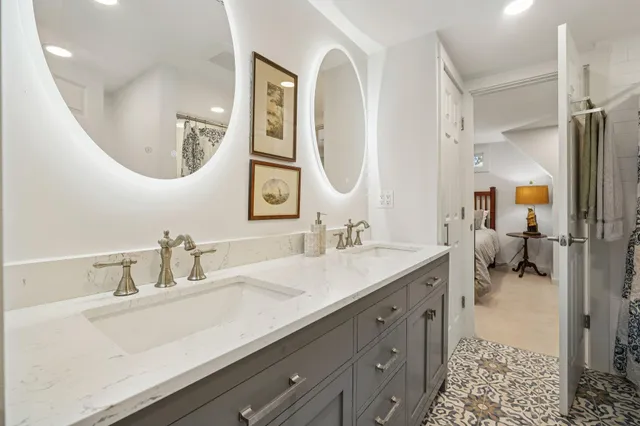 $825,000 | 24 County Road, York, ME 03902