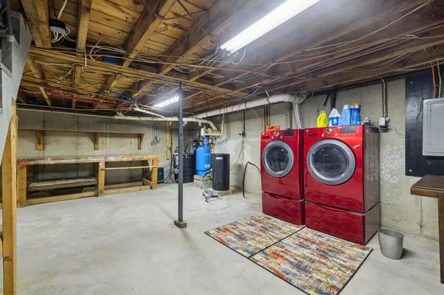 $825,000 | 24 County Road, York, ME 03902