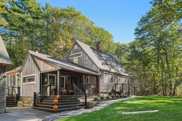 $825,000 | 24 County Road, York, ME 03902