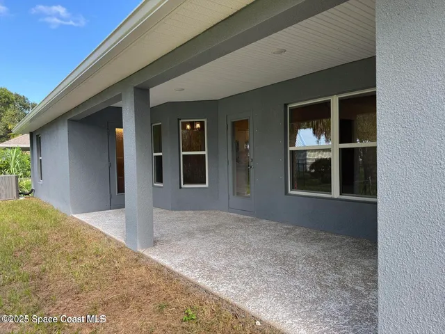 $433,250 | 471 Kumquat Avenue, Sebastian, FL 32958