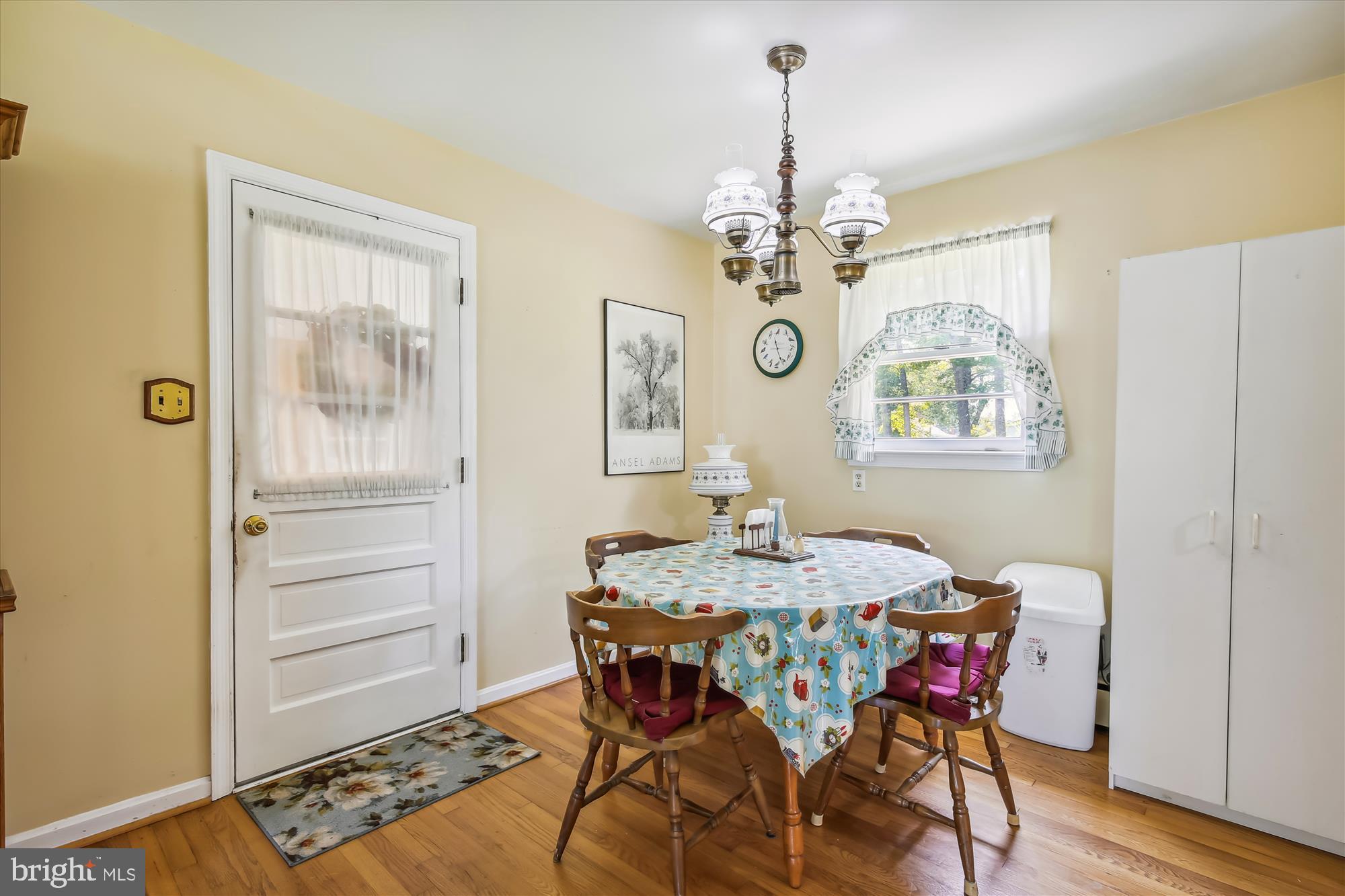 5001 Pole Road Alexandria, VA 22309 - Photo 5 of 37 Dining room . Door is to the family room