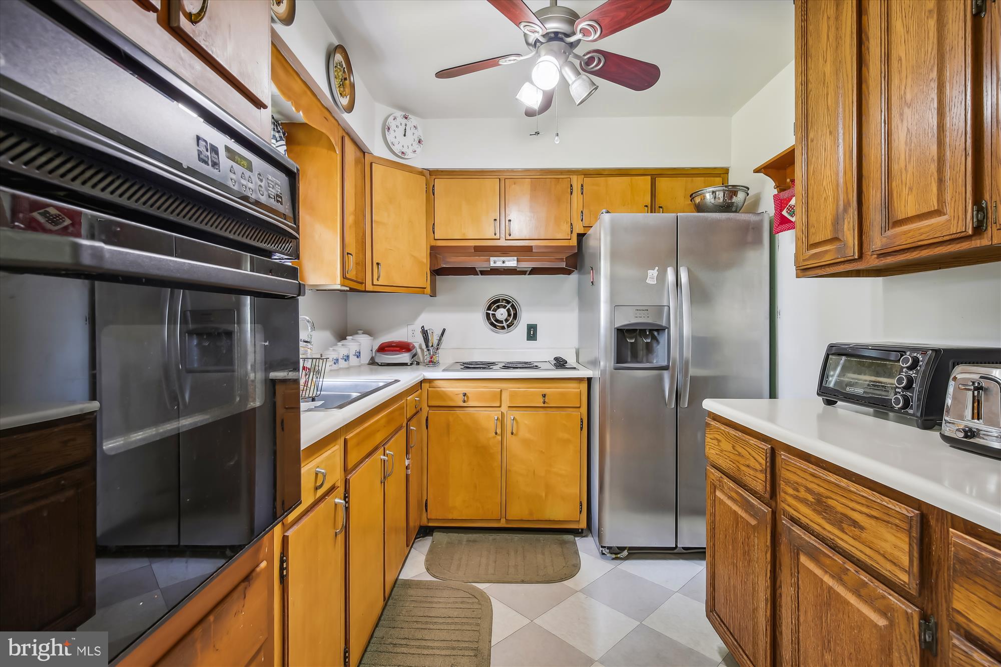 5001 Pole Road Alexandria, VA 22309 - Photo 8 of 37 Kitchen with a ceiling fan