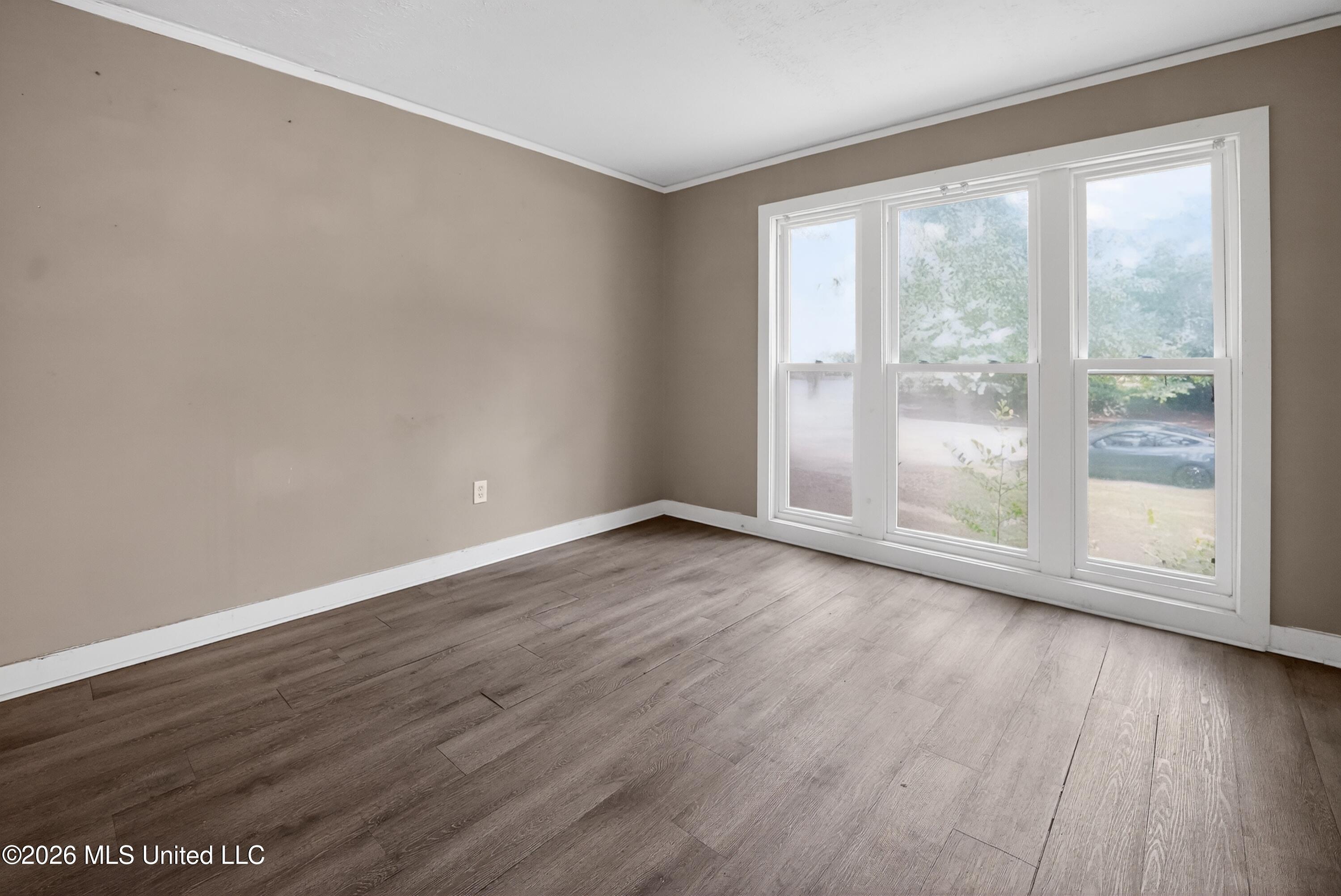 343 Broadmoor Drive Jackson, MS 39206 - Photo 18 of 40 23_343_Broadmoor_Dr-Living_room-6799