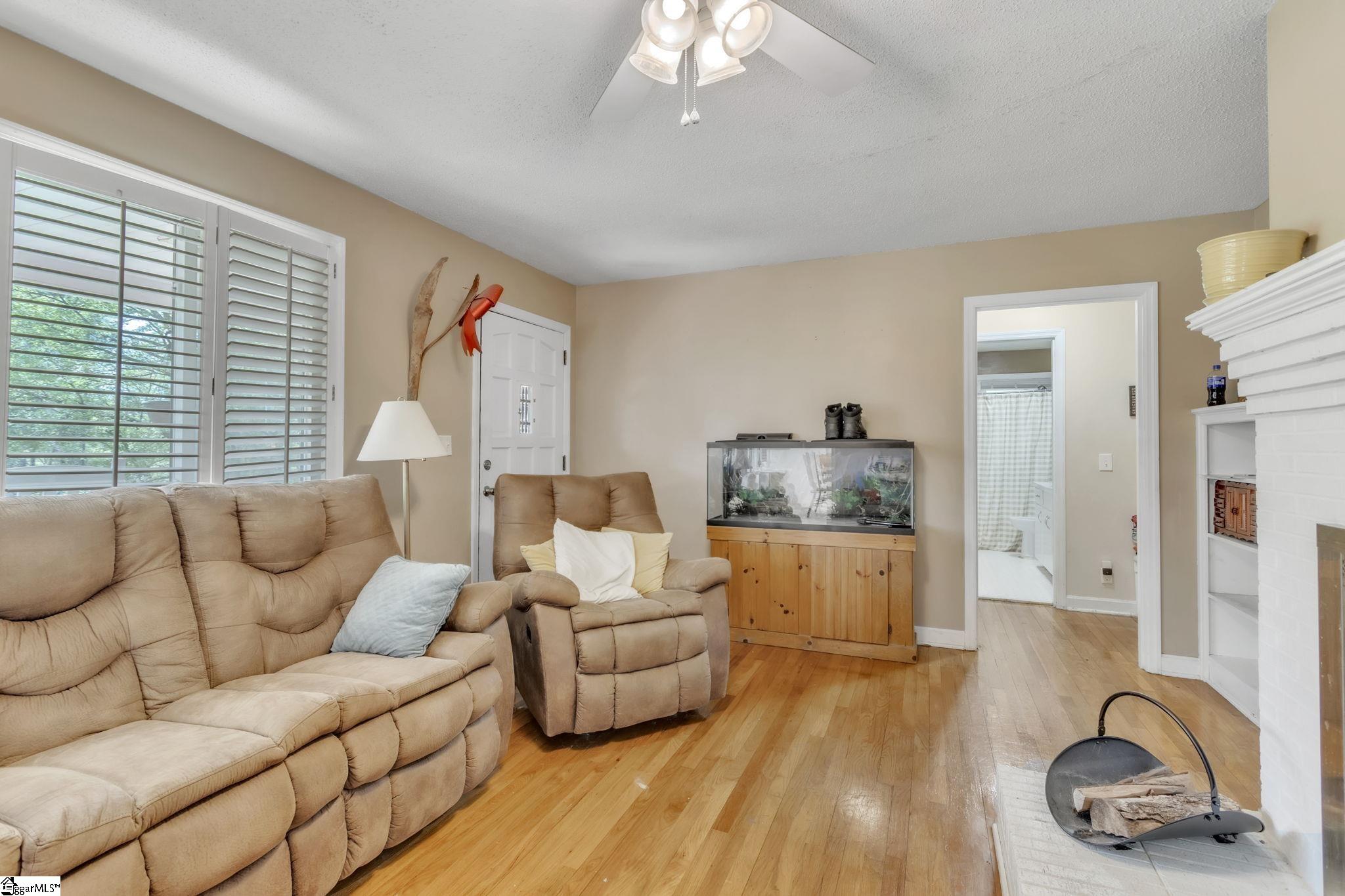 4150 Sandy Flat Road Taylors, SC 29687 - Photo 3 of 17