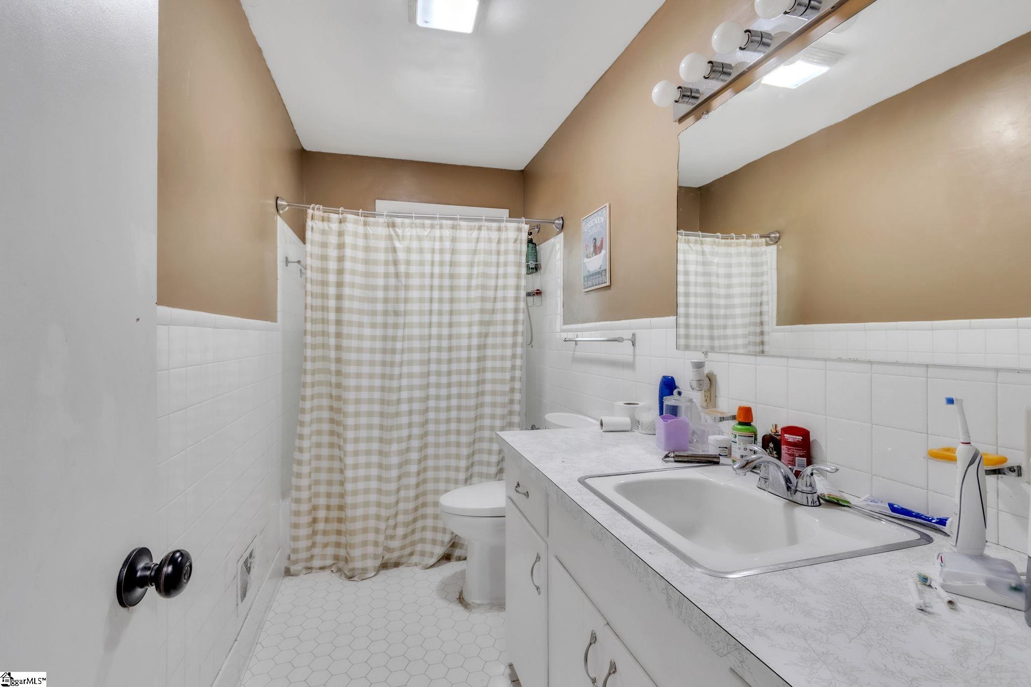 4150 Sandy Flat Road Taylors, SC 29687 - Photo 10 of 17