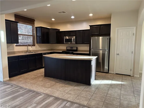 $2,150 | 10 Tribute Peak Way, Las Vegas, NV 89148
