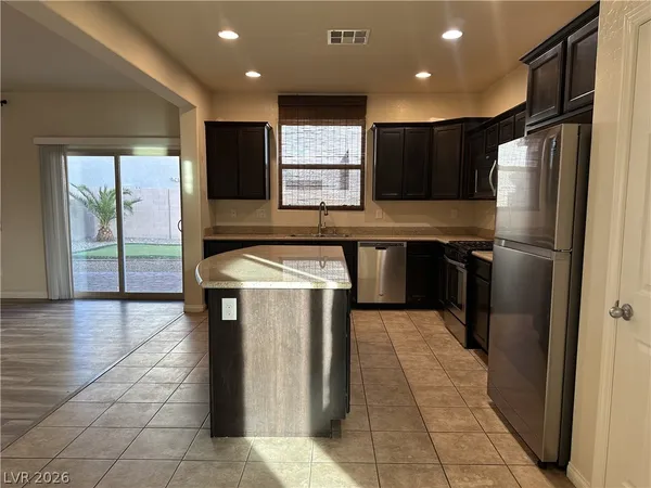$2,150 | 10 Tribute Peak Way, Las Vegas, NV 89148