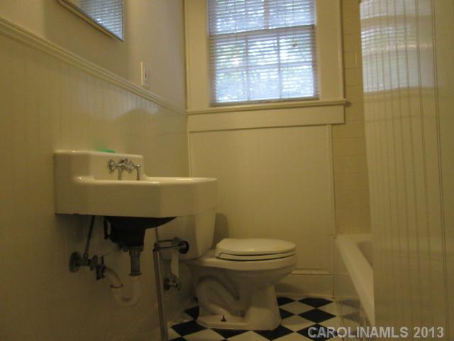 1627 Club Road Charlotte, NC 28205 - Photo 5 of 7