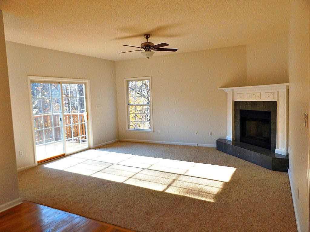 579 Pitt Road Kingsport, TN 37663 - Photo 7 of 22 Living Room