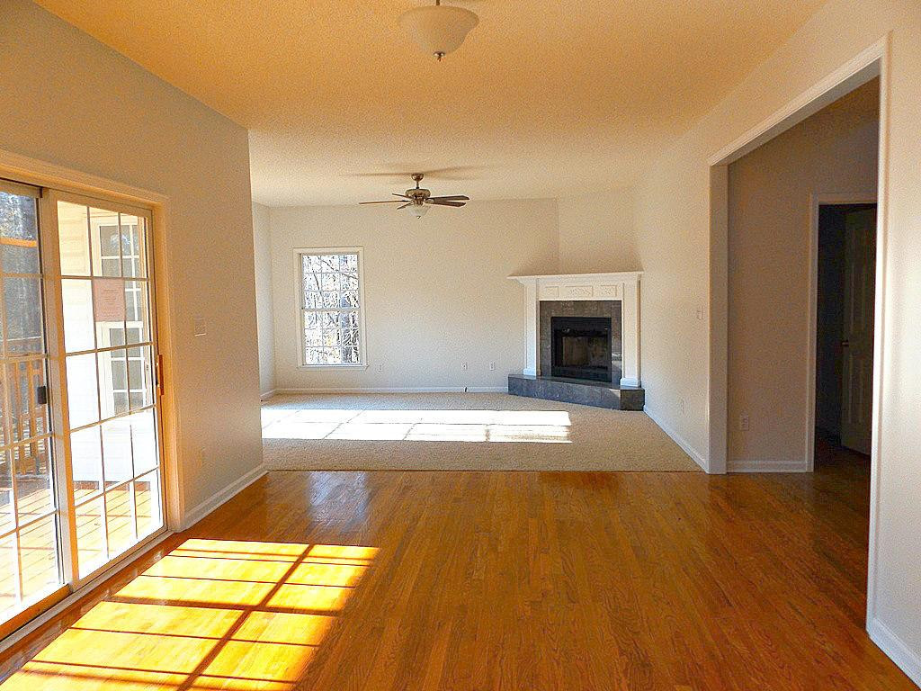 579 Pitt Road Kingsport, TN 37663 - Photo 8 of 22 Living Room